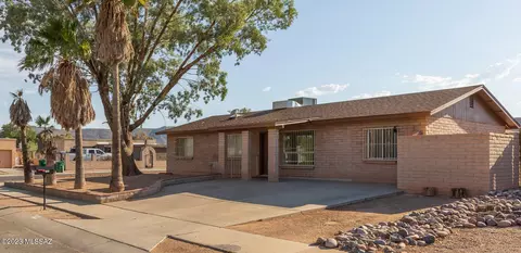 7162 S Dooley Dr, Tucson, AZ 85746