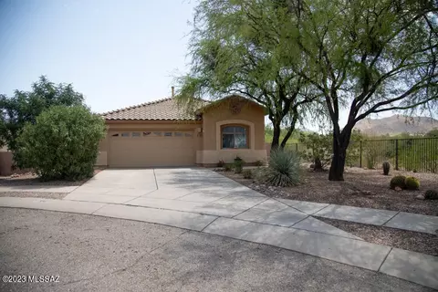 561 S Stone Bench Rd, Vail, AZ 85641