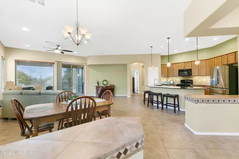 12587 N New Reflection Dr, Marana, AZ 85658