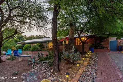 6929 E Taos Pl, Tucson, AZ 85715