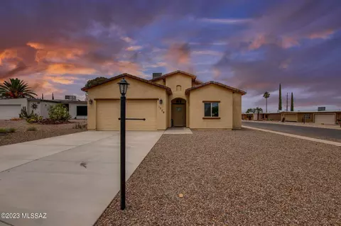 1379 N Rio-santa Cruz, Green Valley, AZ 85614
