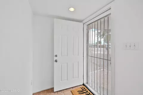 6321 E Baylor Dr, Tucson, AZ 85710 photo 3