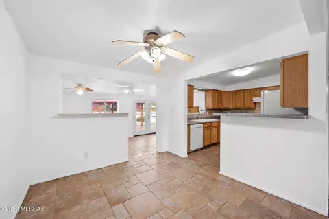6321 E Baylor Dr, Tucson, AZ 85710 photo 11