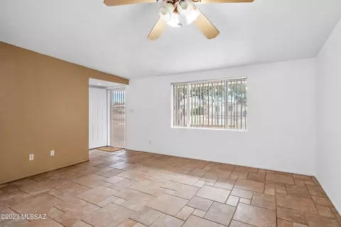 6321 E Baylor Dr, Tucson, AZ 85710 photo 4