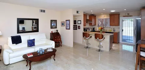 8381 E Via Arboleda, Tucson, AZ 85710