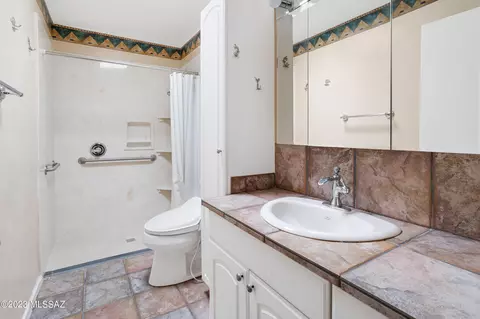 6610 N Harran Dr, Tucson, AZ 85704 photo 9