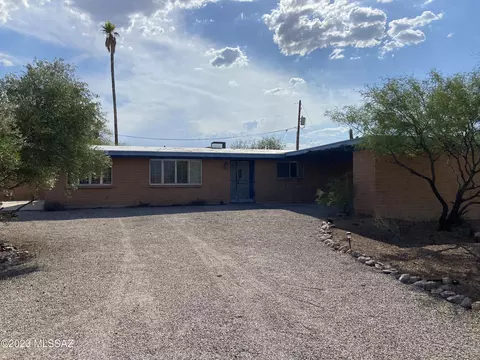 2623 N Teresa Ln, Tucson, AZ 85745