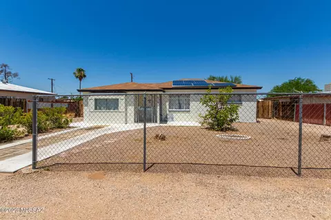 2218 S Kelvin Stra, Tucson, AZ 85713