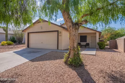 1281 N Falcon Ridge Dr, Tucson, AZ 85745