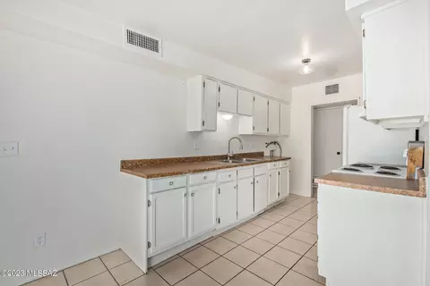 7511 E David Dr, Tucson, AZ 85730 photo 8