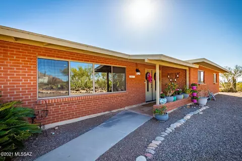 7025 N Camino De Fosforo, Tucson, AZ 85718