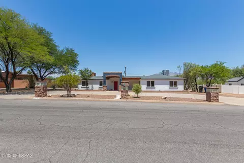 4233 E 4th St, Tucson, AZ 85711