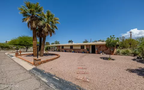 6421 E Paseo San Ciro, Tucson, AZ 85710