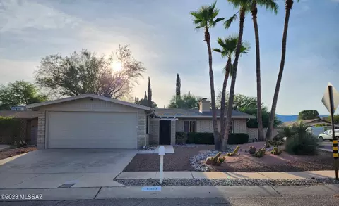 1300 N Sunspot Pl, Tucson, AZ 85715
