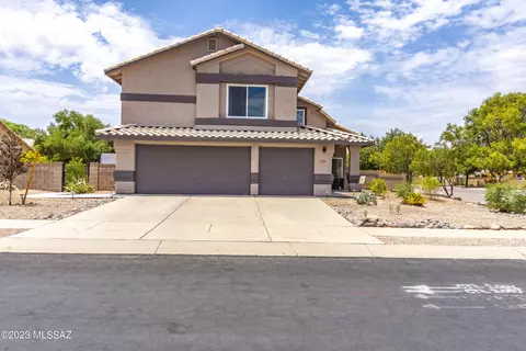 9023 N Veridian Dr, Tucson, AZ 85743