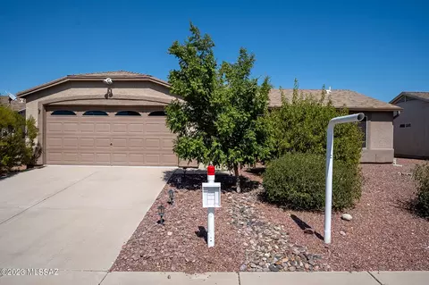 8672 N Silver Moon Way, Tucson, AZ 85743