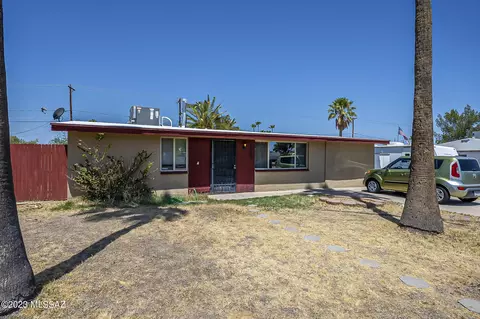 2042 S Jefferson Ave, Tucson, AZ 85711