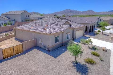 741 S Jb Lawrence Pl, Vail, AZ 85641