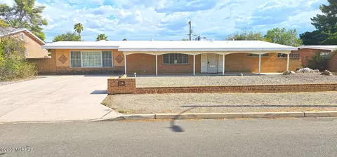 5362 E 4th St, Tucson, AZ 85711
