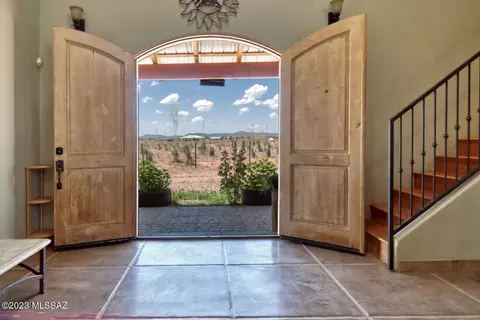 35 Roadog Way, Elgin, AZ 85611