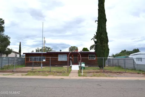 117 E Apache St, Huachuca City, AZ 85616