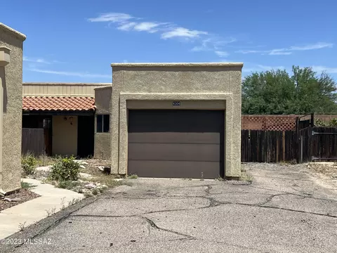 4304 W Pyracantha Dr, Tucson, AZ 85741