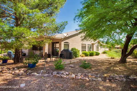 38956 S Carefree Dr, Tucson, AZ 85739