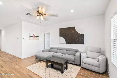 11112 S Weismann Dr, Vail, AZ 85641 photo 7
