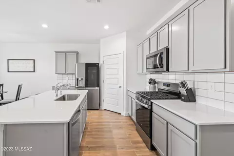 11112 S Weismann Dr, Vail, AZ 85641 photo 8