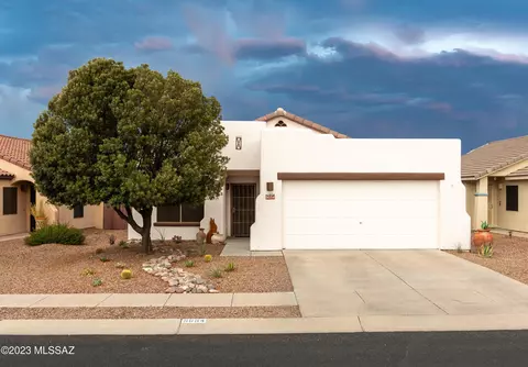 9054 N School Hill Dr, Tucson, AZ 85743