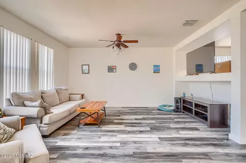 1351 Burdock Dr S, Tucson, AZ 85713