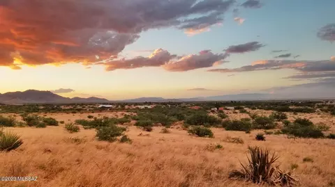 W Eagle Wings Road, Pearce, AZ 85625