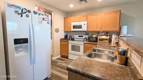 5180 E Desert Straw Ln, Tucson, AZ 85756 photo 3