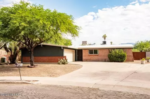 1602 S Augusta Pl, Tucson, AZ 85710