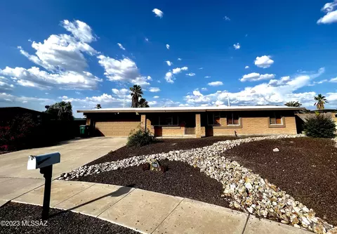 7323 N Plymouth Pl, Tucson, AZ 85741