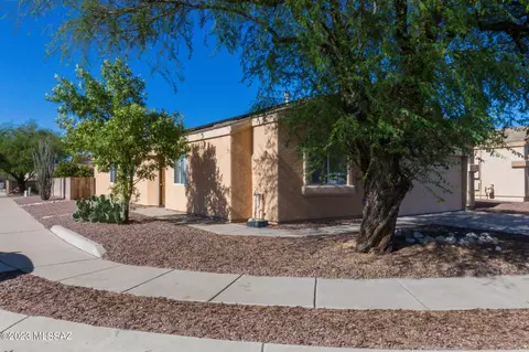 9483 E Bench Mark Loop, Tucson, AZ 85747