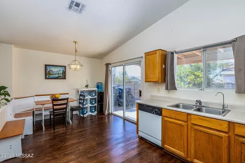 9483 E Bench Mark Loop, Tucson, AZ 85747 photo 10