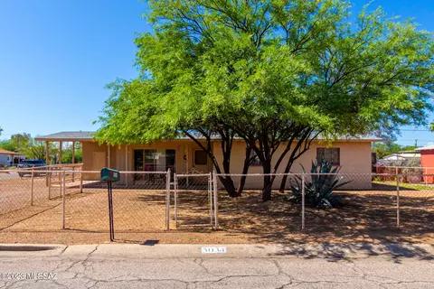 5034 E 17th St, Tucson, AZ 85711