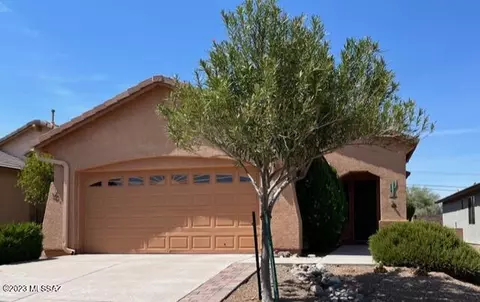 498 W Chardin Dr, Green Valley, AZ 85614