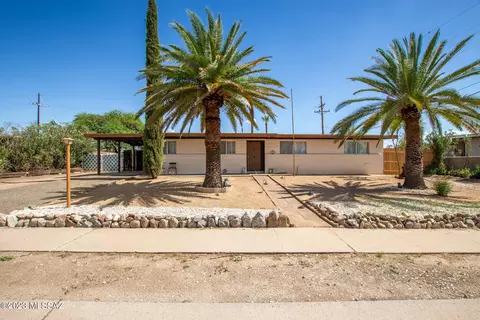 8408 E Kenyon Dr, Tucson, AZ 85710