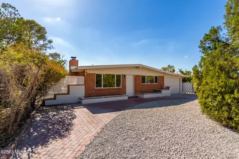 1102 S Jefferson Ave, Tucson, AZ 85711