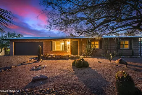 10181 N Hacienda Hermosa Dr, Oro Valley, AZ 85737