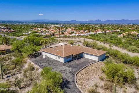 5860 N Swan Rd, Tucson, AZ 85718