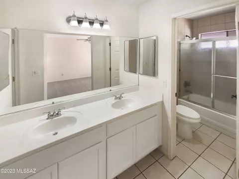 8979 N Eaglestone Loop, Tucson, AZ 85742 photo 18