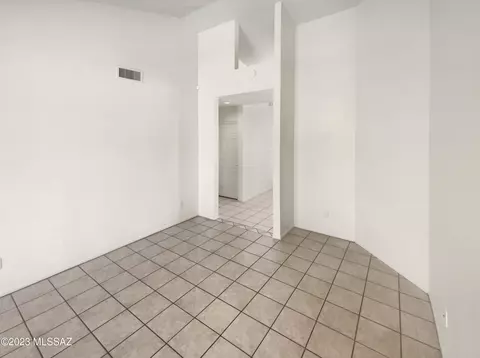 8979 N Eaglestone Loop, Tucson, AZ 85742 photo 9