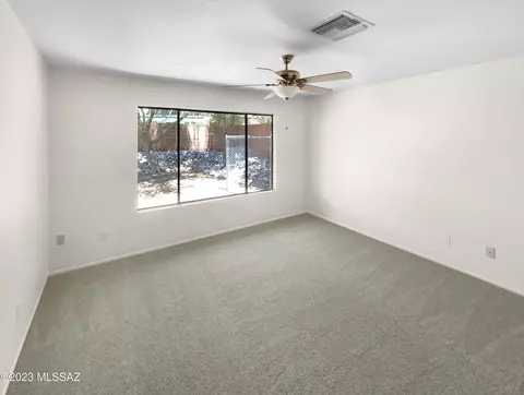 8979 N Eaglestone Loop, Tucson, AZ 85742 photo 16