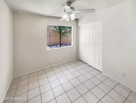 8979 N Eaglestone Loop, Tucson, AZ 85742 photo 14