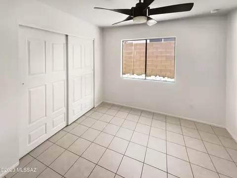8979 N Eaglestone Loop, Tucson, AZ 85742 photo 5