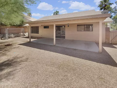 8979 N Eaglestone Loop, Tucson, AZ 85742 photo 21