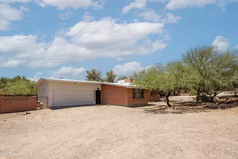 2021 W Saddle Hills Dr, Tucson, AZ 85745